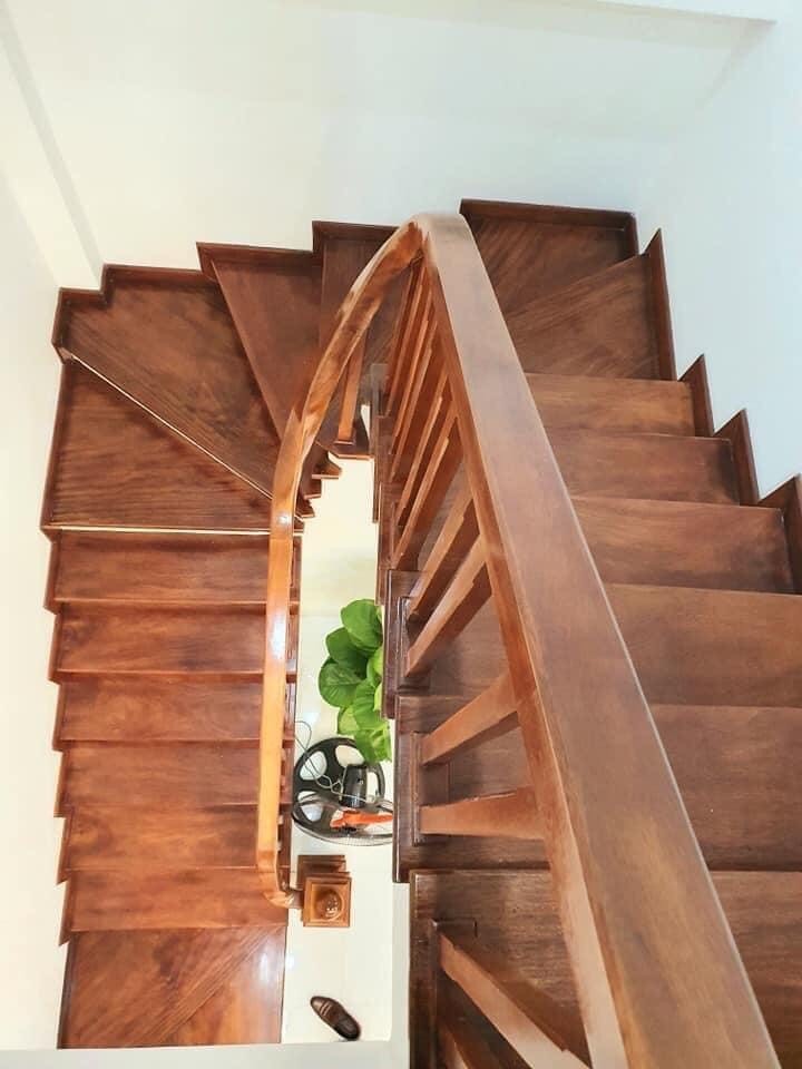 Chính Chủ Cần Bán Nhà Ngọc Thuỵ Long Biên 40mx5t mt4m, Kinh Doanh, Ô Tô Tránh, Lô Góc, ở ngay.