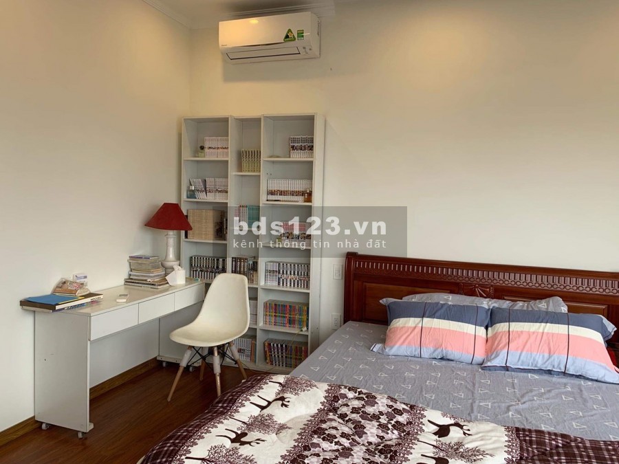 Cho thuê căn hộ chung cư Học Viện Quốc Phòng. 3 PN.2VS. 136m2. Đầy đủ nội thất.