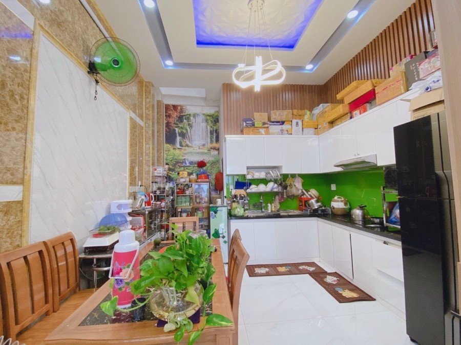 Bán mặt tiền Hẻm xe hơi 2333 lô nhì Huỳnh Tấn Phát, thị trấn Nhà Bè. giá 5,4 tỷ