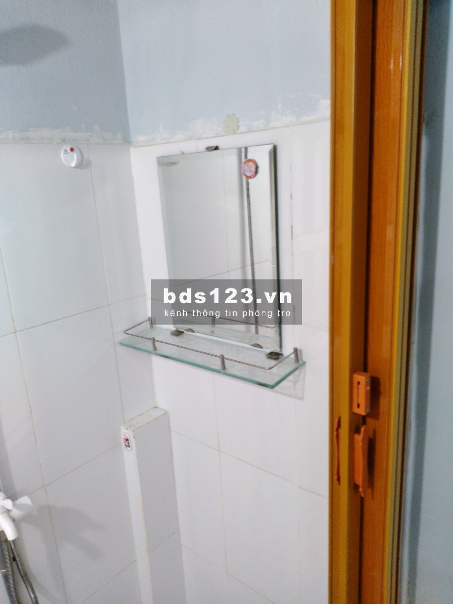 Cho thuê phòng trọ máy lạnh 3tr3 có gác, giờ tự do quận 10