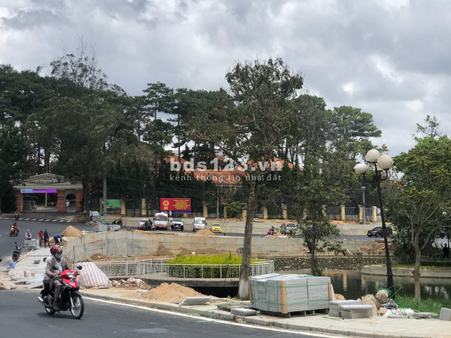Bán đất tại Đường Hoàng Văn Thụ, Đà Lạt, Lâm Đồng diện tích 670m2 giá 75 Tỷ