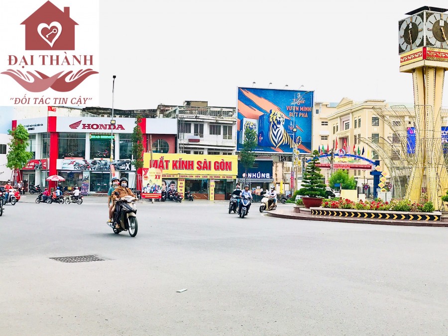 Bán nhà mặt tiền ngay công viên biên hùng. 3 tầng