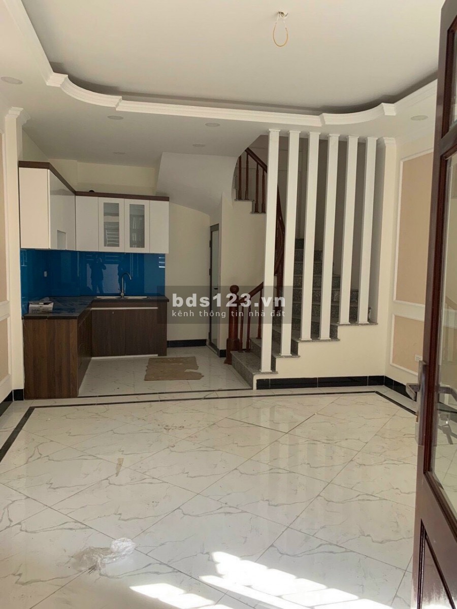 Hàng hiếm giá rẻ 2.35 tỷ, 5 tầng, mt 33m, Ngô Quyền, Hà Đông ô tô tránh
