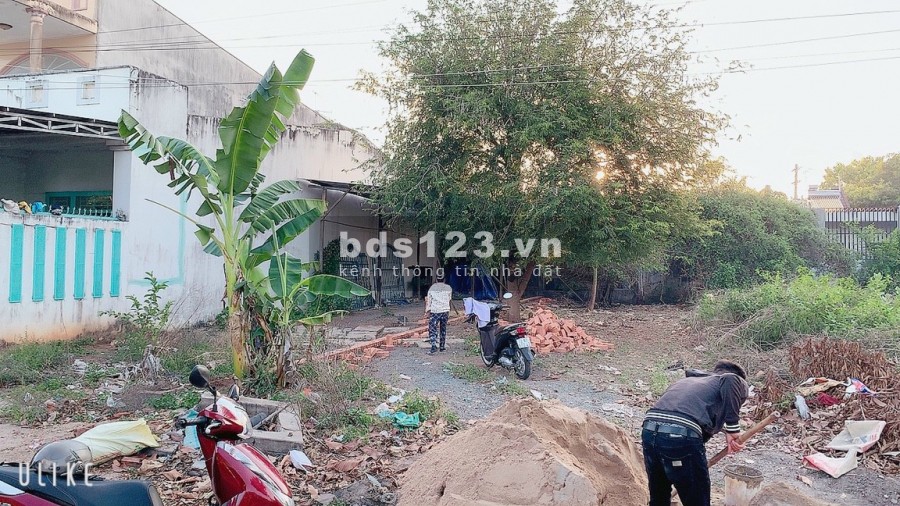 Vợ chồng em cần tiền gấp bán lô đất vị trí đẹp thuận lợi về tất cả mọi mặt trung tâm Long Điền BRVT