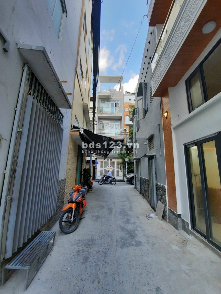 Nhà nhỏ HXH Huỳnh Văn Bánh, 1T 2L, giá 4,3 tỷ TL mạnh, 0938.764.277