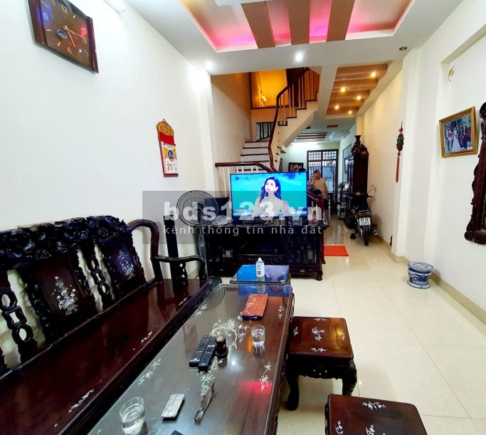 Bán nhà Hà Đông, Xa La phường Phúc La, sổ vuông đẹp, ô tô đỗ cửa, nhỉnh 2 tỷ