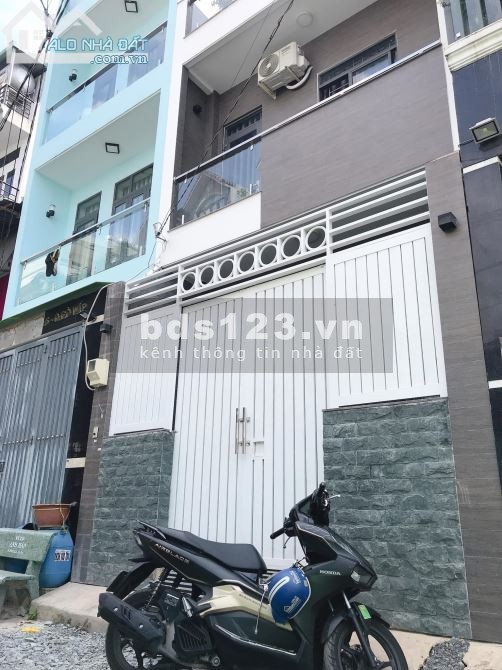 Hẻm 7 m. Khu nhà toàn Biệt Thự. Đ. Dương Quảng Hàm Gò Vấp. Chỉ 5.2 tỷ TL.