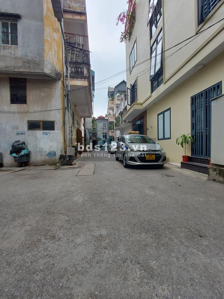 3.1 TỶ CÓ NHÀ CẠNH PHỐ NGUYỄN VĂN CỪ, LÔ GÓC 3 MẶT NGÕ, Ô TÔ ĐỖ CỬA, GIÁ TỐT CHỦ CẦN BÁN NHANH
