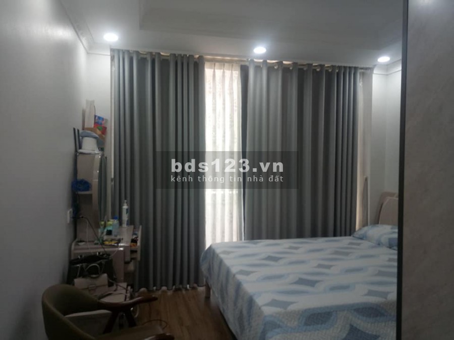 Chuyển công tác bán nhà phố Trần Hưng Đạo, Hoàn Kiếm 7 tầng đúc, dt 53m2, giá 17.5 tỷ, ngõ ô tô