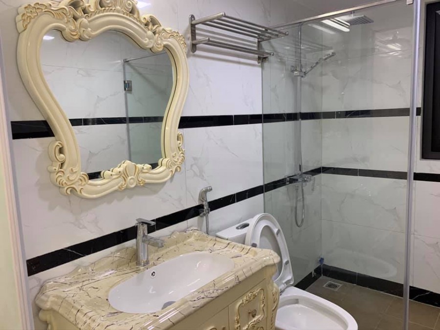 MẶT NGÕ OTO VÀO NHÀ THANG MÁY ĐI BỘ RA HỒ TÂY LỘNG GIÓ Ở HAY KINH DOANH ĐỀU TỐT