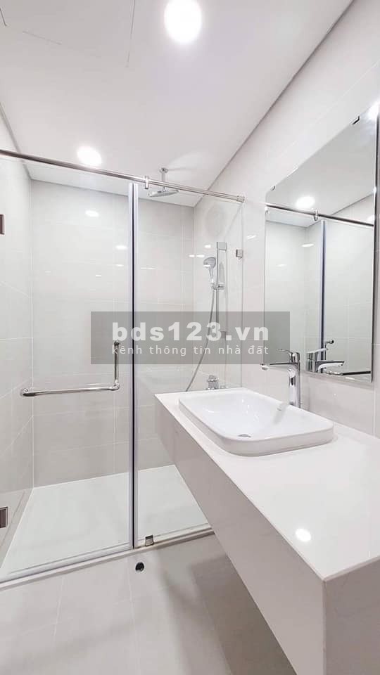 Bán Gấp Căn Hộ 3PN, 2WC, View sông Sg, Thành Phố, Giá 4.6 Tỷ (102%) Sẽ trừ ra 5%. Xem Thực tế