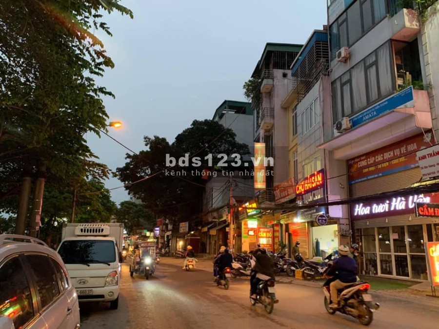 Bán mặt phố Kim Giang, Thanh Xuân, vỉa hè, kinh doanh sầm uất 70m, phù hợp 8 tầng, 12 tỷ