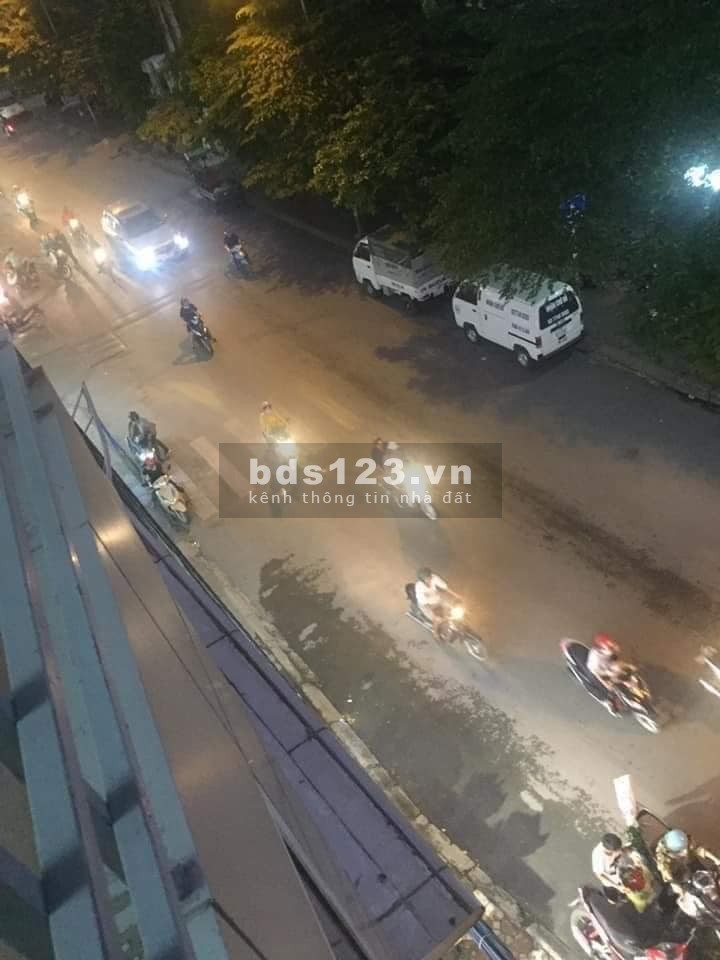 Bán mặt phố Kim Giang, Thanh Xuân, vỉa hè, kinh doanh sầm uất 70m, phù hợp 8 tầng, 12 tỷ
