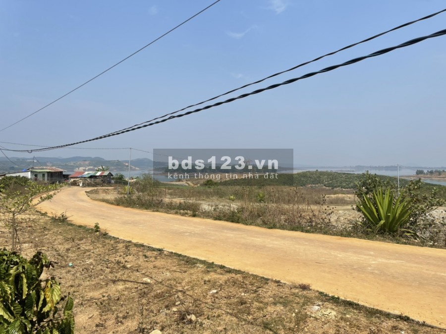 BÁN LÔ ĐẤT 890 M2 ĐƯỜNG 8M, 700 TRIỆU, MÊ LINH, ĐÀ LẠT