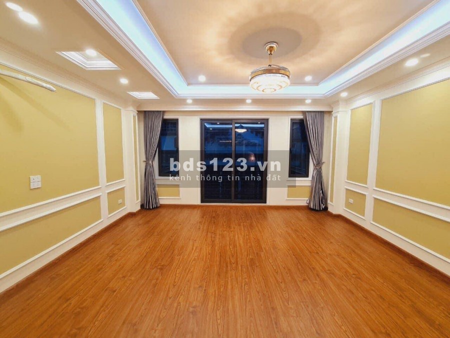 Mạc Thái Tổ 40m2 7 tầng Thang máy Full đồ nội thất đẹp 10 tỷ 800