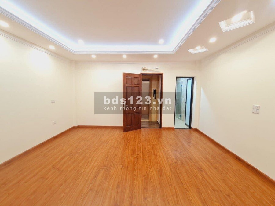 Mạc Thái Tổ 40m2 7 tầng Thang máy Full đồ nội thất đẹp 10 tỷ 800