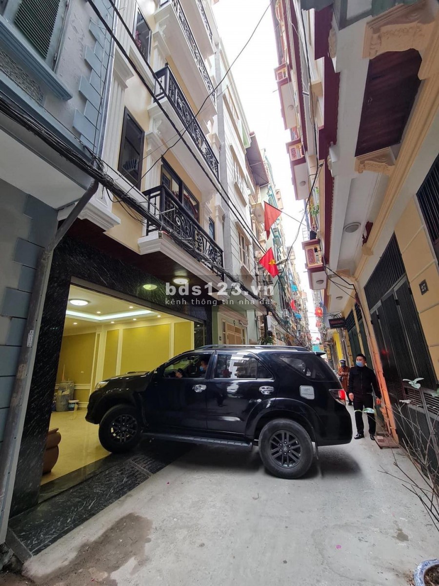 Nhà Mạc Thái Tổ 40m2 7 tầng Thang máy Full đồ nội thất đẹp , mặt tiền 5m Giá: 10.8 tỷ