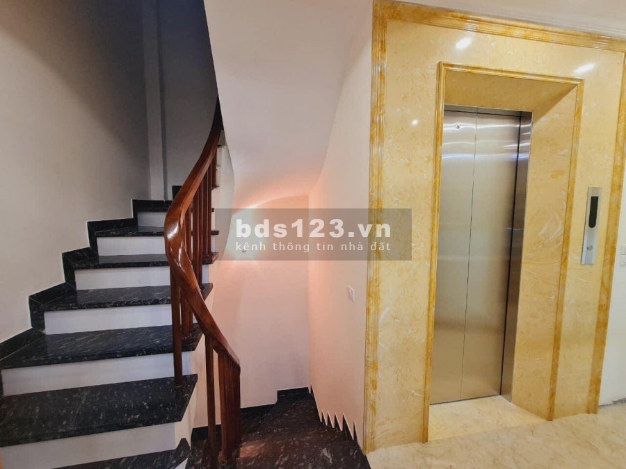 Mạc Thái Tổ 40m2 7 tầng Thang máy Full đồ nội thất đẹp 10 tỷ 800