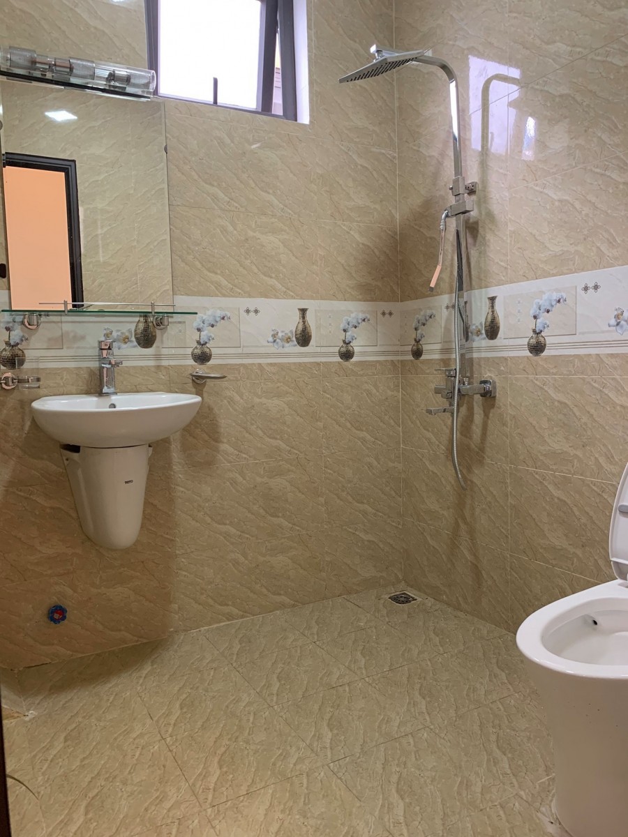 Bán nhà đẹp Phố Quan Nhân 40m2X5T, nhỉnh 3 tỷ, Ô TÔ đỗ cửa, kinh doanh đỉnh.