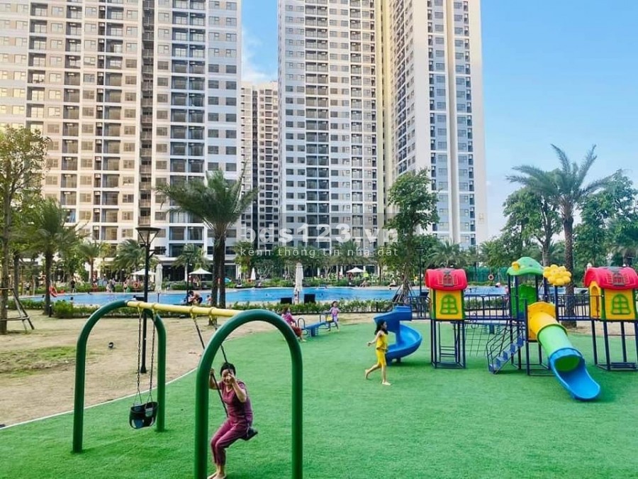 Cần bán rất gấp căn 2PN + 69m2 căn góc giá 2.380 tỷ rẻ nhất Vinhomes Grand Park, LH: 0932024358