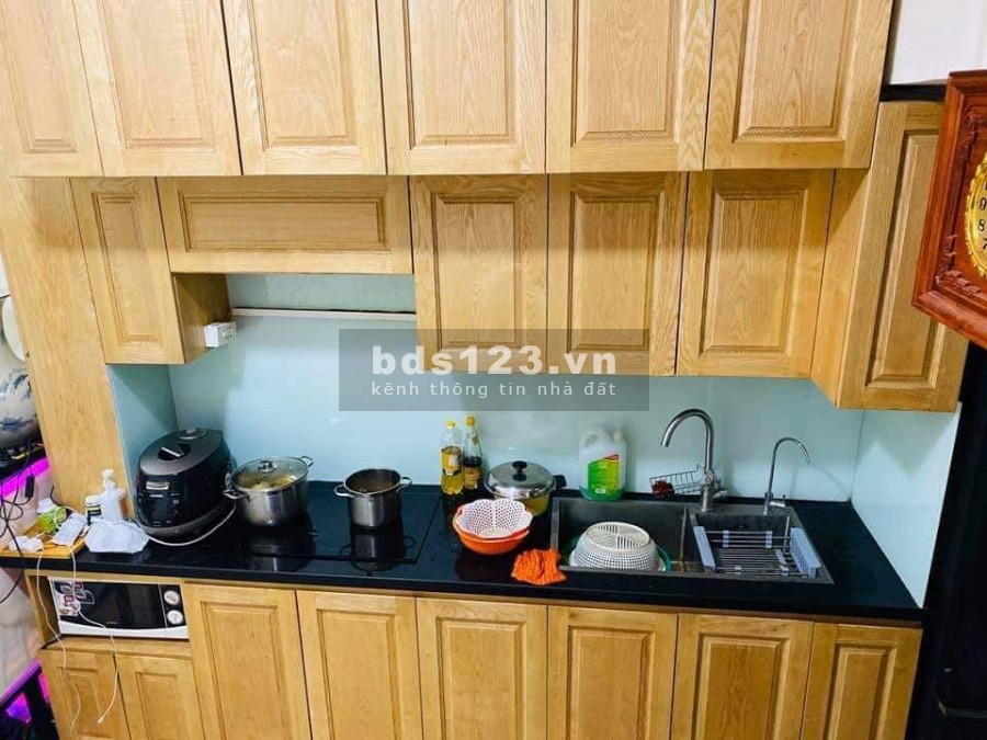 Bán gấp nhà chính chủ quận Đống Đa Gần Vincom Nguyễn Chí Thanh Tiện ích vô vàn 5 tầng Mặt tiền 3,3 Giá 3,7 tỷ