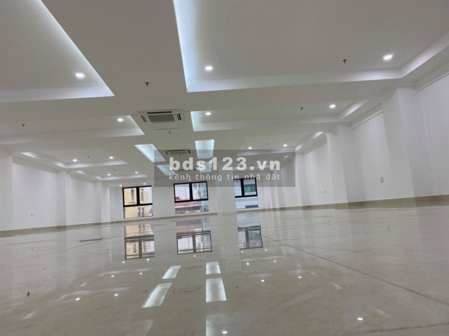 Cho thuê mặt sàn thương mại tầng 1 chung cư Vinata Tower (tòa nhà liên doanh giữa Vinaconex và Taise Nhật Bản), 289 Khuất Duy Tiến.