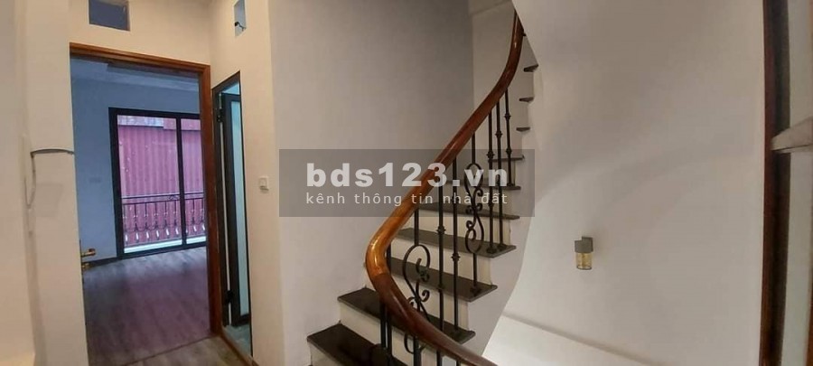 Hoàng Liệt 5 tầng, hưởng trọn tiện ích KĐT Linh Đàm kiểu mẫu dt 31m2 giá 2.9 tỷ