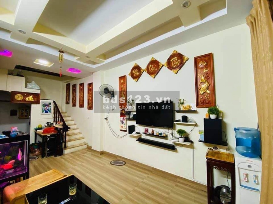 Bán gấp nhà chính chủ quận Đống Đa Gần Vincom Nguyễn Chí Thanh Tiện ích vô vàn 5 tầng Mặt tiền 3,3 Giá 3,7 tỷ