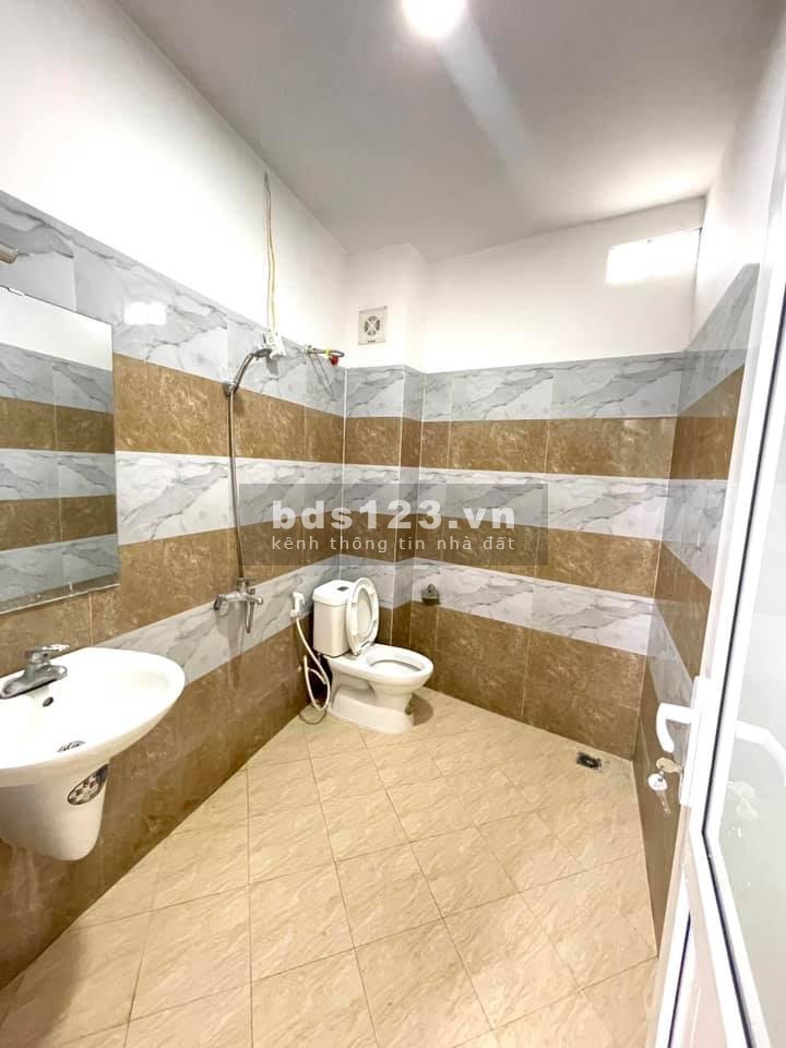 Mình bán nhà Ngũ Nhạc, 32m2x 4 tầng. Giá 2.499 tỷ có TL mạnh.