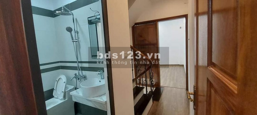 Hoàng Liệt 5 tầng, hưởng trọn tiện ích KĐT Linh Đàm kiểu mẫu dt 31m2 giá 2.9 tỷ