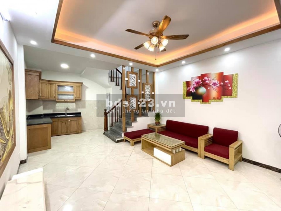 Mình bán nhà Ngũ Nhạc, 32m2x 4 tầng. Giá 2.499 tỷ có TL mạnh.