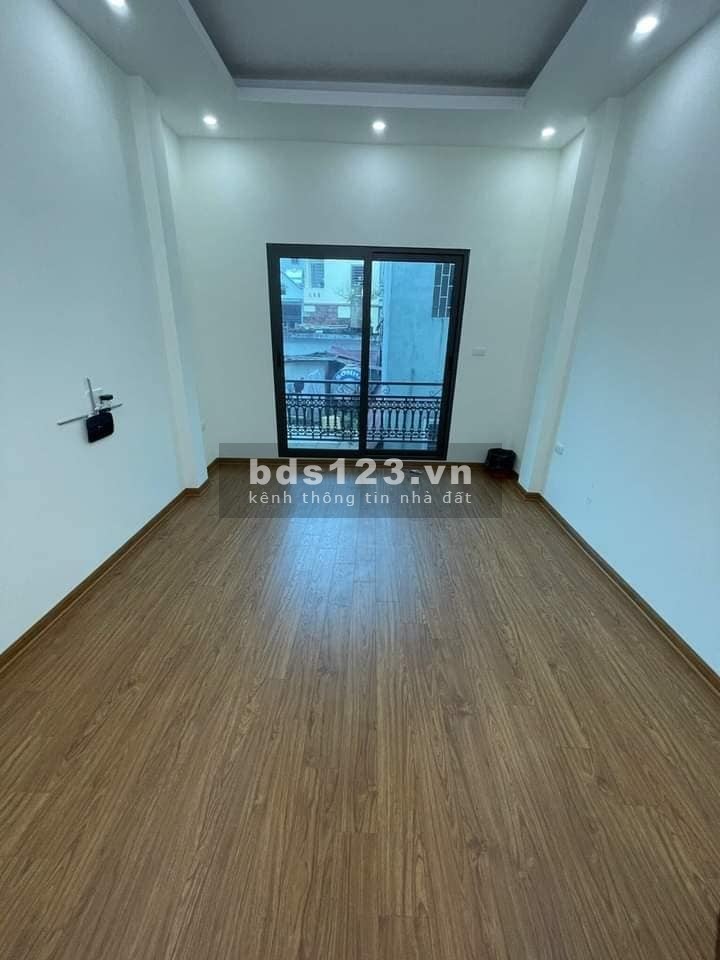 Quận Nam Từ Liêm, Gia đình cần (bán Gấp) nhà Nguyễn Hoàng DT 40m2 x 5T, nhà đẹp ở luôn. Giá 4,5 tỷ
