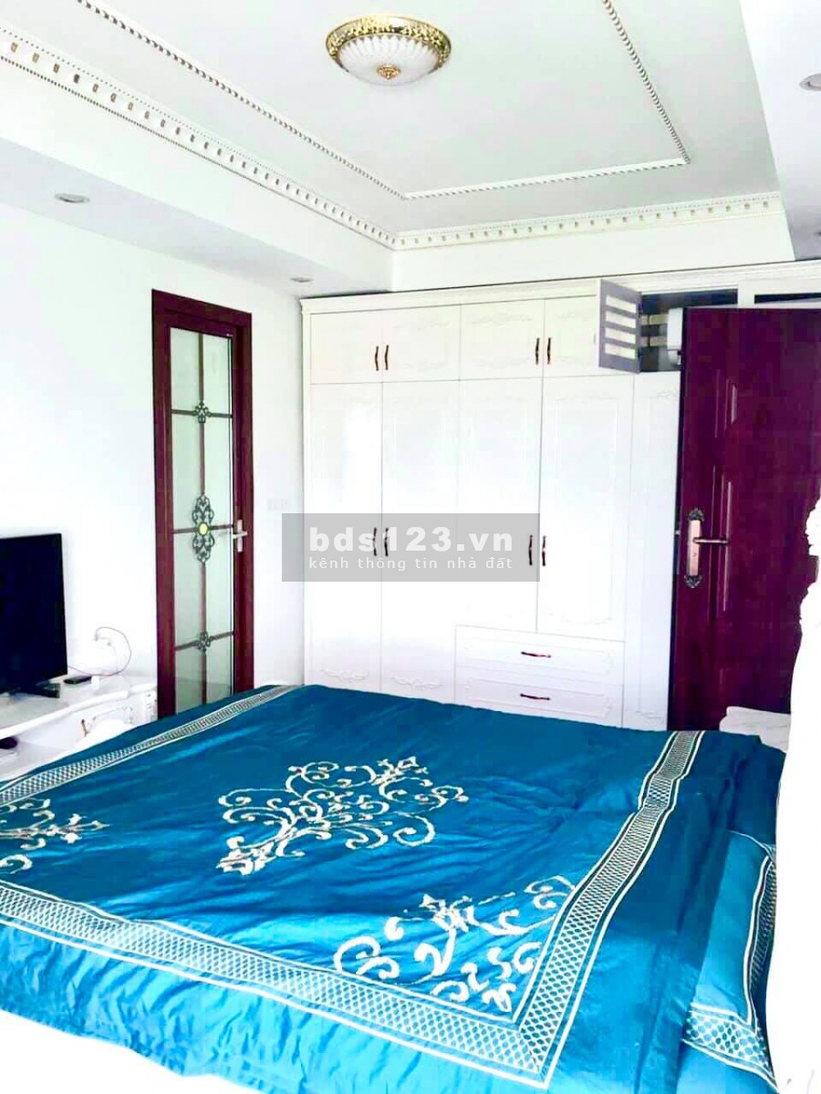 Bán căn hộ FLC Star Tower Hà Đông giá tốt 2 tỷ dt 95m2, 3Pn, 2WC, 2 Lô gia. Liên hệ: 0374393926