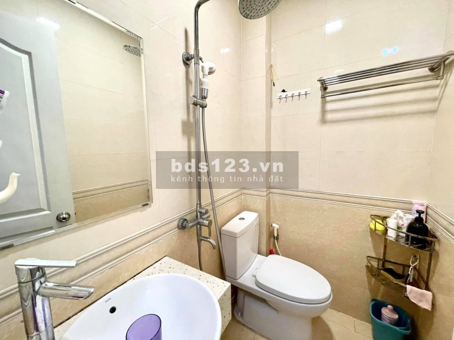 Bán nhà mặt phố Thái Hà, mặt tiền 5m, 2 mặt thoáng, kinh doanh đắc địa - 17 tỷ