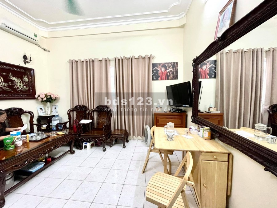 Bán nhà mặt phố Thái Hà, mặt tiền 5m, 2 mặt thoáng, kinh doanh đắc địa - 17 tỷ