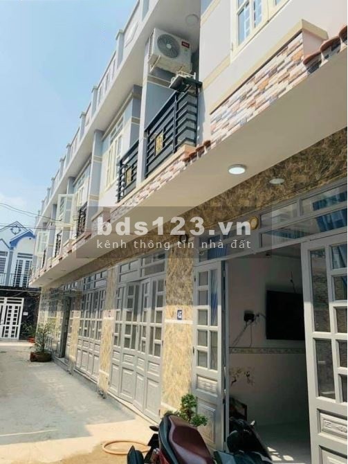 Nhà 1 trệt 1 lầu DTSD: 64m2 Giá: 600 triệu