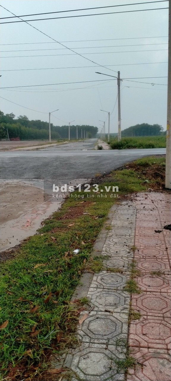9,6 héc. Thổ cư có 1.400m2. MT đường 756B Minh Lập Chơn Thành Bình Phước.