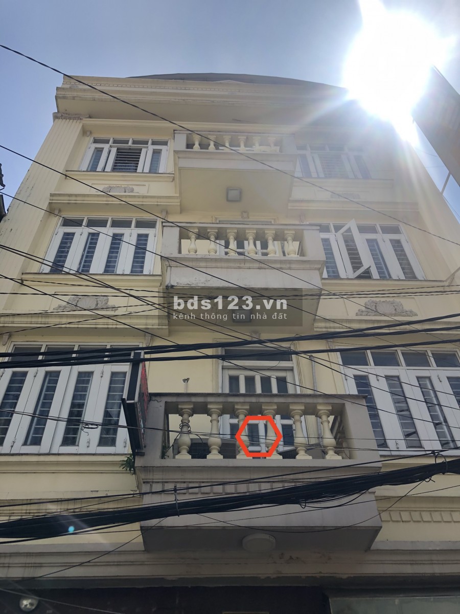 CHDV QUỐC LỘ 13. 10x35m, trệt, 3lầu, st. 35pn, 36wc. Chỉ 3tr/phòng.