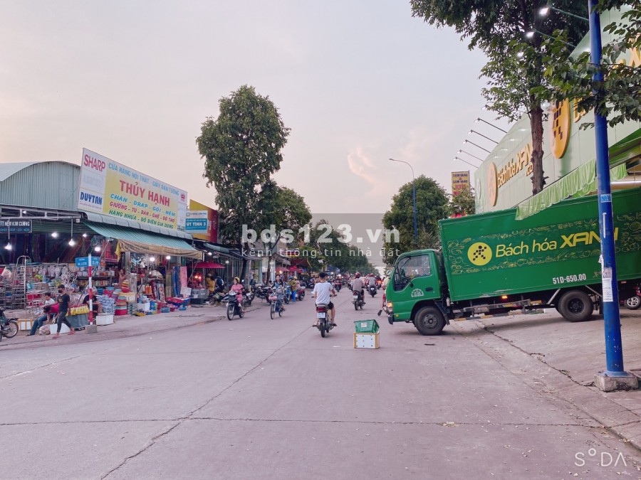 Thu Hồi Vốn, Tôi (Chính Chủ) cần bán 2 nền 150m2, Gần Chợ, Bán Kinh công viên, trường học, 600M