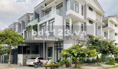 BÁN NHÀ 4 TẦNG TRUNG TÂM TP HUẾ - COVID 19 - CƠ HỘI SINH LỜI AN TOÀN