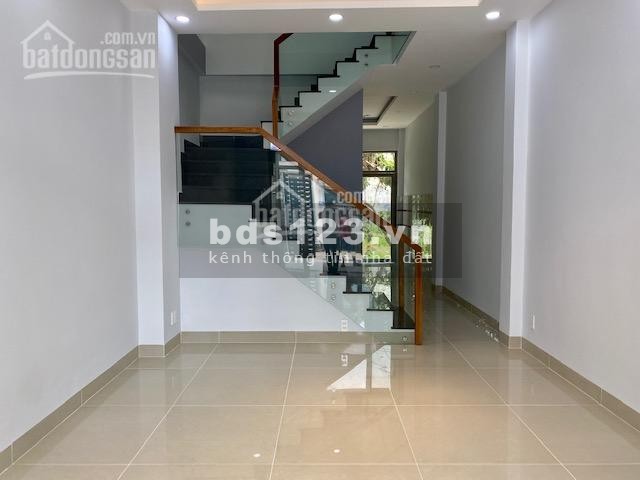 Cần bán nhà DT 71m2, 1 trệt 1 lầu, giá 5.6 tỷ, hẻm xe hơi, Phường Bình Trưng Đông, Quận 2