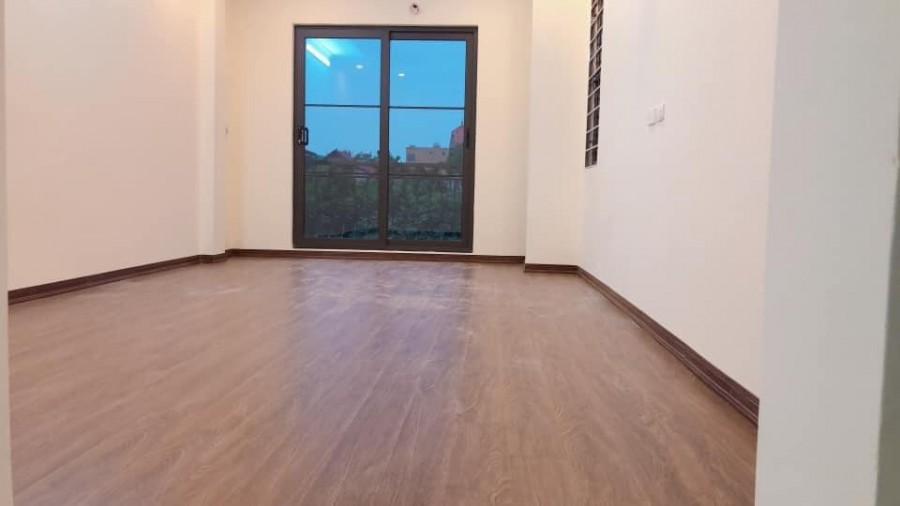 Bán nhà phố Ngô Gia Tự 30m2, 5 tầng, MT 5m, giá 2.6 tỷ, nhà mới lô góc