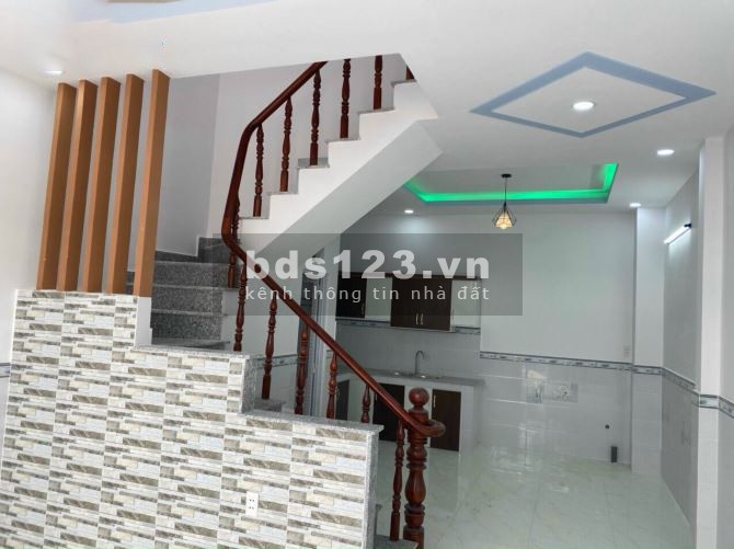 Nhà 1 trệt 1 lầu DTSD: 64m2 Giá: 600 triệu