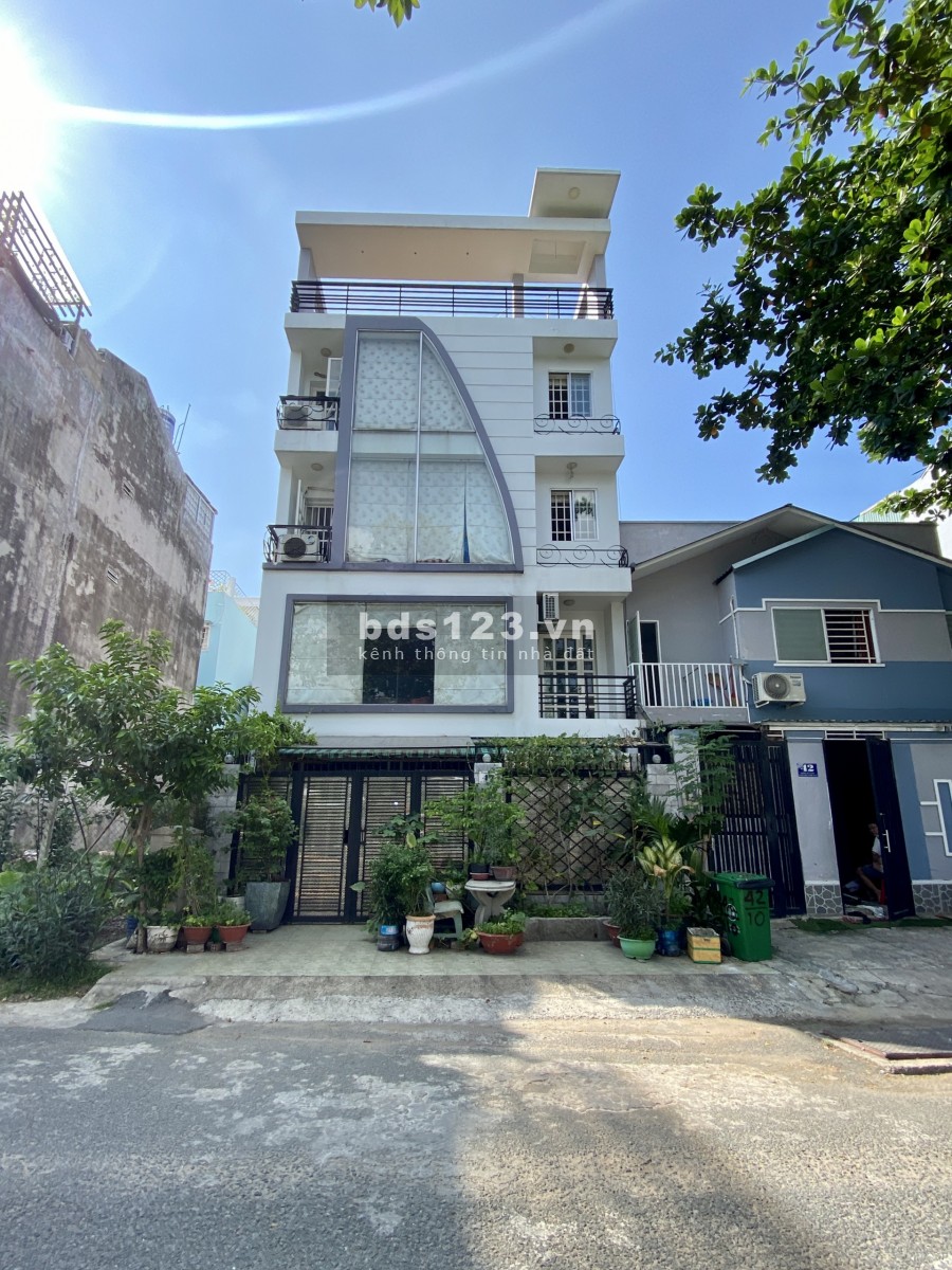 Nhà 4 tầng 7x17,5 đs 25 vào khu Bên Sông, đối diện chợ HBChánh, KD được