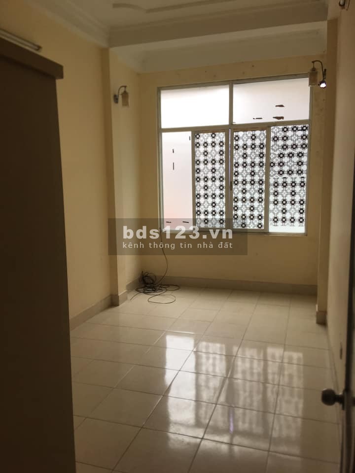 Bán nhà Bạch Mai, 30m x 4 tầng giá 2,7 tỷ. LH 0903073985