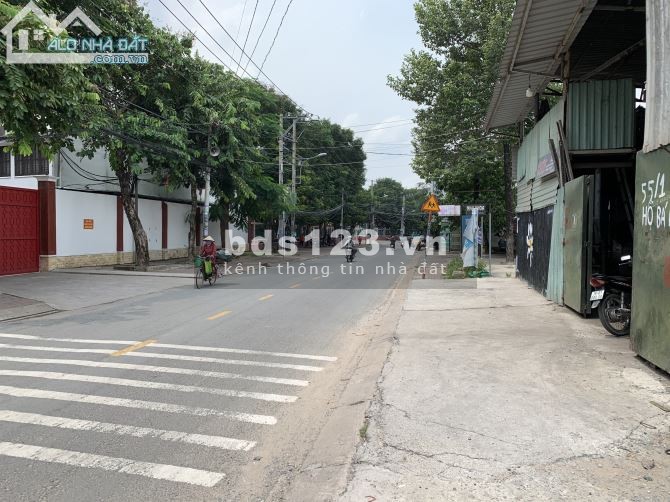 Mặt tiền Hồ Bá Phấn 15x25, Phước Long A, gần Tây Hoà, 2 mặt tiền trước và sau