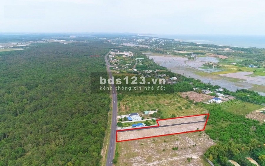 Đất mặt tiền đường Võ Văn Kiệt cách biển 200m sẵn thổ cư giá chỉ 1,3 tỷ/lô