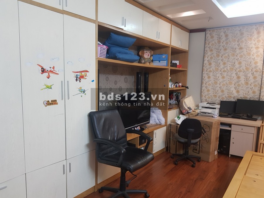 5 Tỷ Kinh Doanh, Mặt tiền rộng, Lô góc 58m2x 5 tầng. Nhà đẹp ở luôn oto qua
