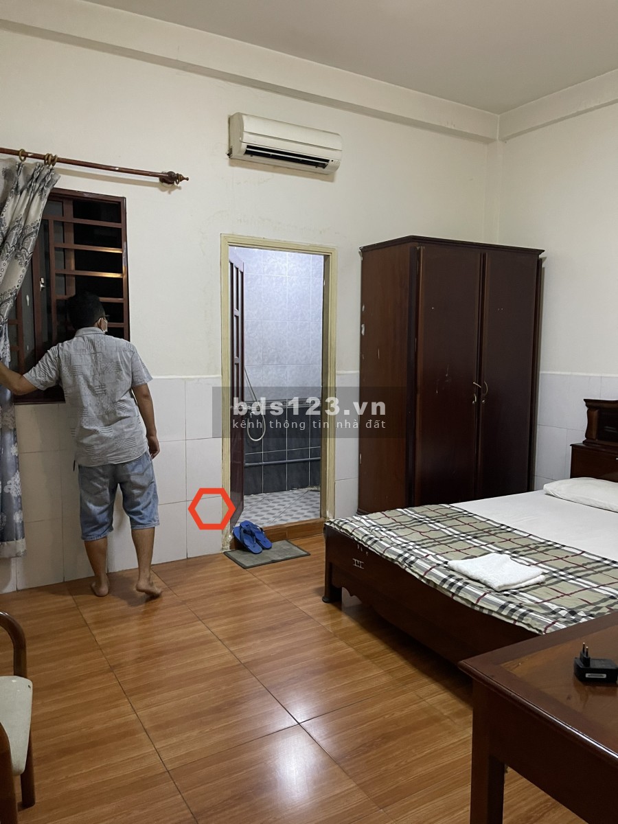 CHDV QUỐC LỘ 13. 10x35m, trệt, 3lầu, st. 35pn, 36wc. Chỉ 3tr/phòng.