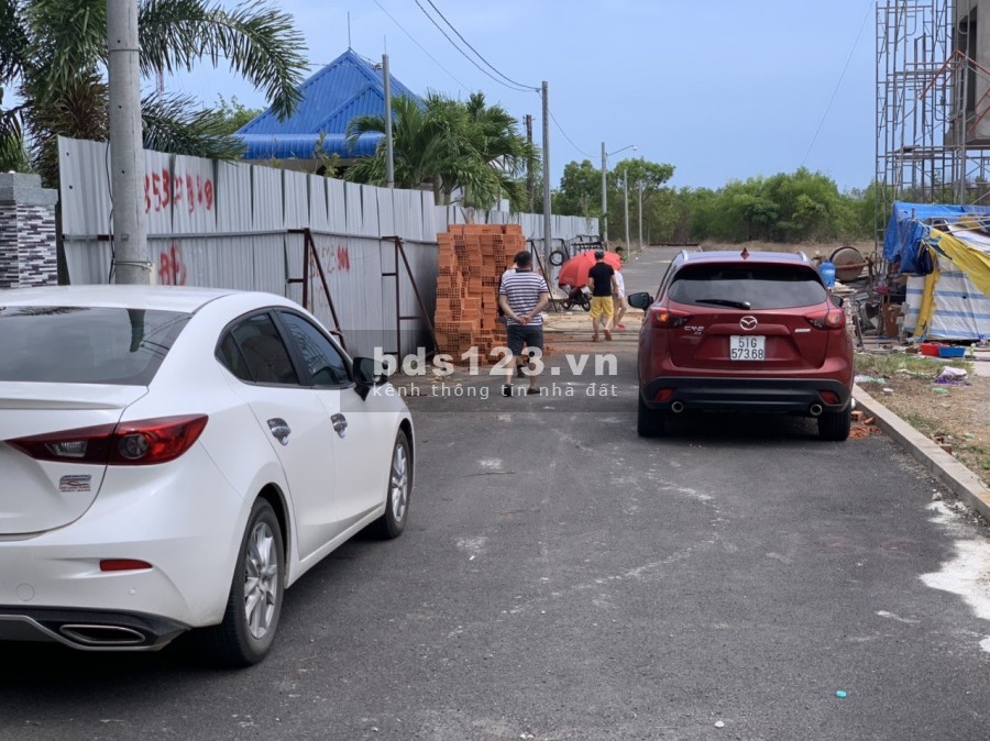 Đất mặt tiền đường Võ Văn Kiệt cách biển 200m sẵn thổ cư giá chỉ 1,3 tỷ/lô